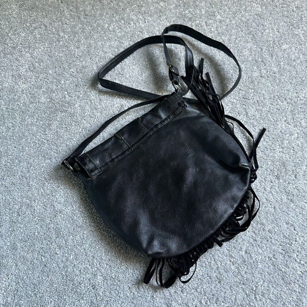 atmosphere studded Crossbody bag with fringe - Picture 11 of 13